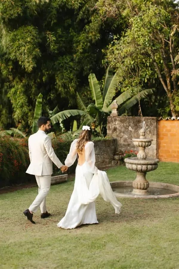 Detalhes charmosos da recepção de casamento planejados com perfeição